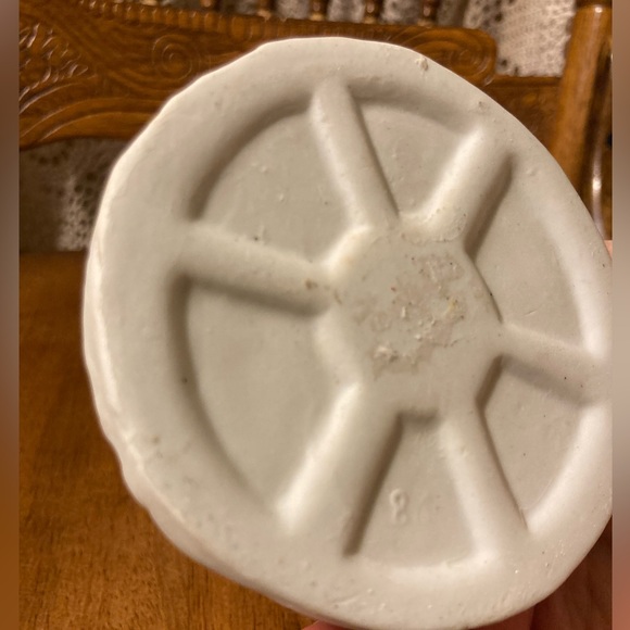 Winter Scene With Snowmen Candle Stick Holder - Picture 13 of 15